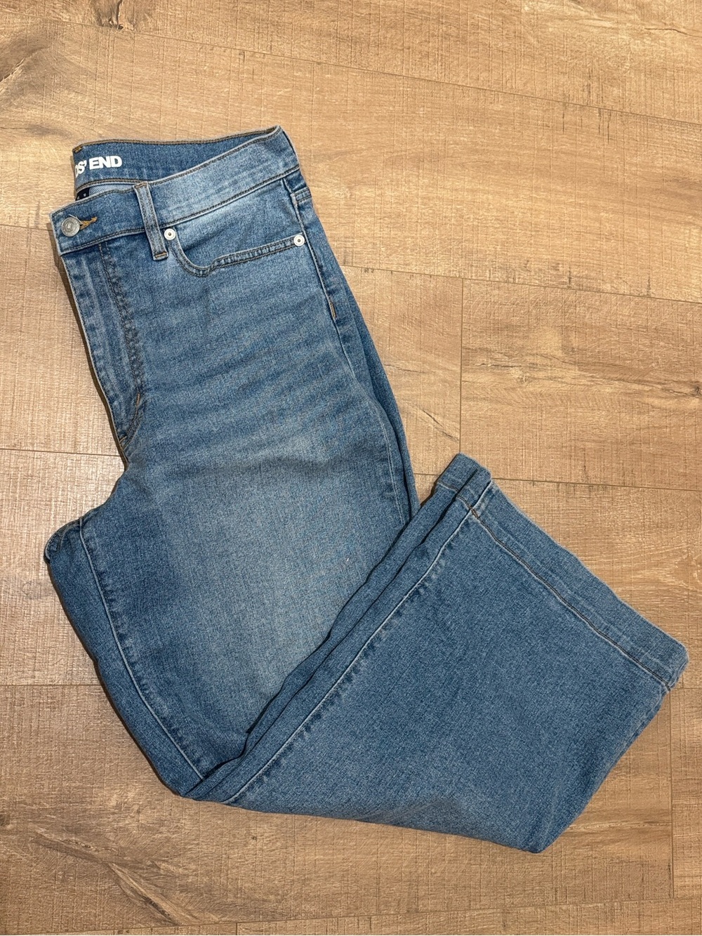 Women’s Light Wash Lands End Crop Jeans